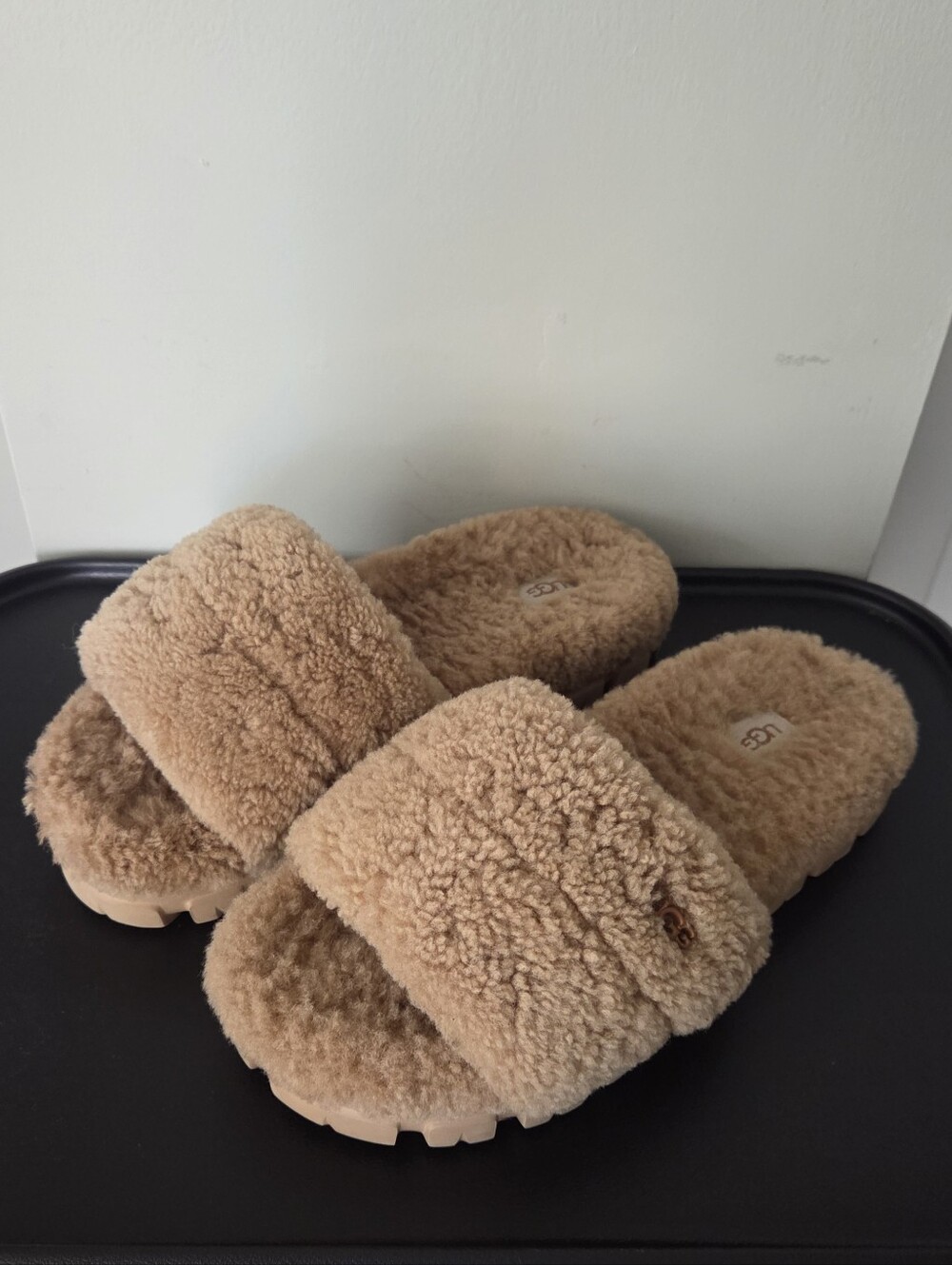EUC UGG Cozetta Curly Slide Slippers